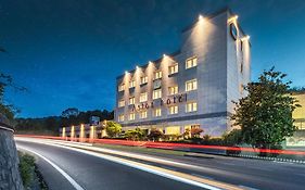 Aston Hotel